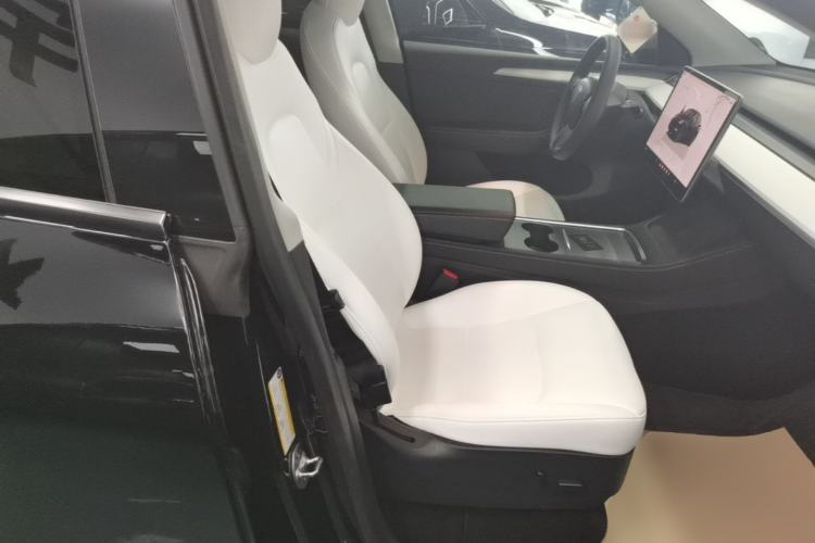 Used Tesla Model Y 2022 Rear-Wheel-Drive Version Right Front Seat
