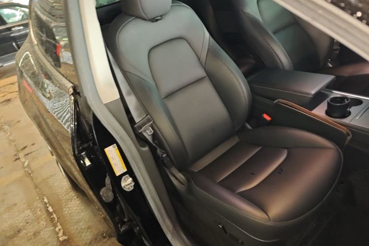 Used Tesla Model Y 2022 Rear-Wheel-Drive Version Right Front Seat
