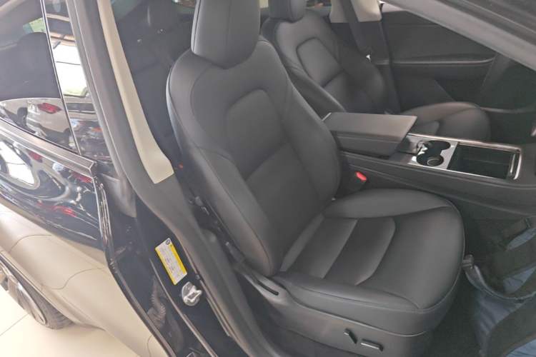 Used Tesla Model Y 2022 Performance High-Performance All-Wheel-Drive Version Right Front Seat