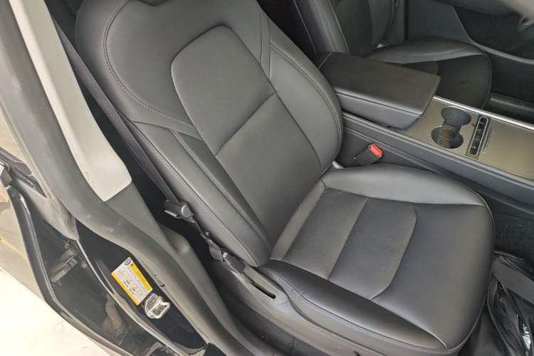 Used Tesla Model Y 2022 Performance High-Performance All-Wheel-Drive Version Right Front Seat