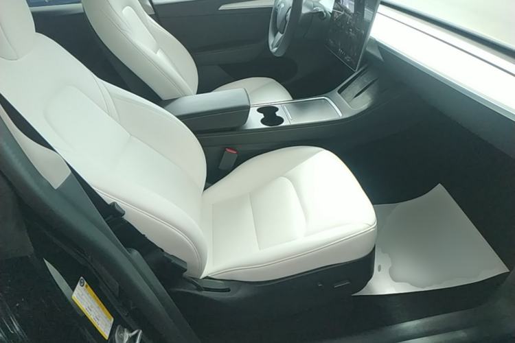 Used Tesla Model Y 2022 Performance High-Performance All-Wheel-Drive Version Right Front Seat