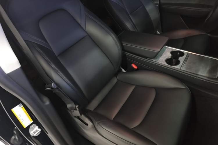 Used Tesla Model Y 2022 Rear-Wheel-Drive Version Right Front Seat
