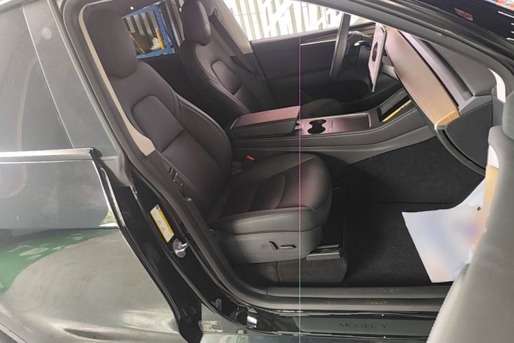 Used Tesla Model Y 2022 Rear-Wheel-Drive Version Right Front Seat