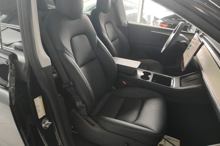 Used Tesla Model Y 2022 Rear-Wheel-Drive Version Right Front Seat