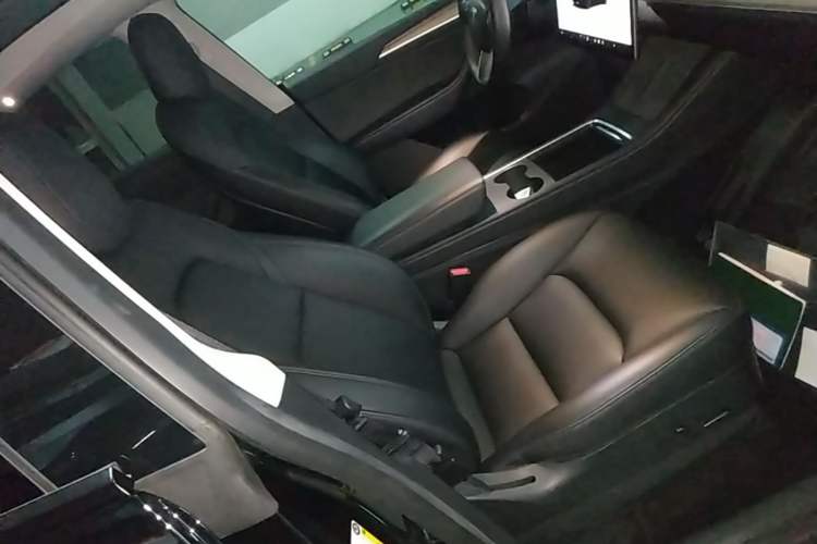 Used Tesla Model Y 2022 Performance High-Performance All-Wheel-Drive Version Right Front Seat