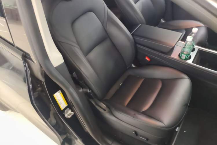 Used Tesla Model Y 2022 Rear-Wheel-Drive Version Right Front Seat