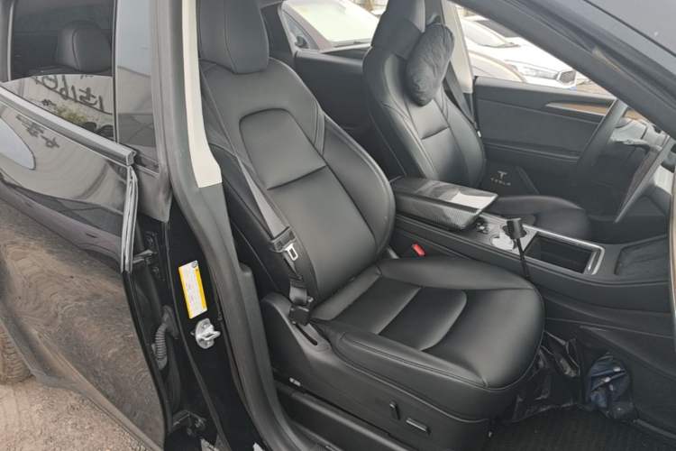 Used Tesla Model Y 2022 Performance High-Performance All-Wheel-Drive Version Right Front Seat