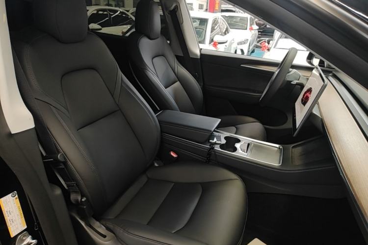 Used Tesla Model Y 2022 Rear-Wheel-Drive Version Right Front Seat