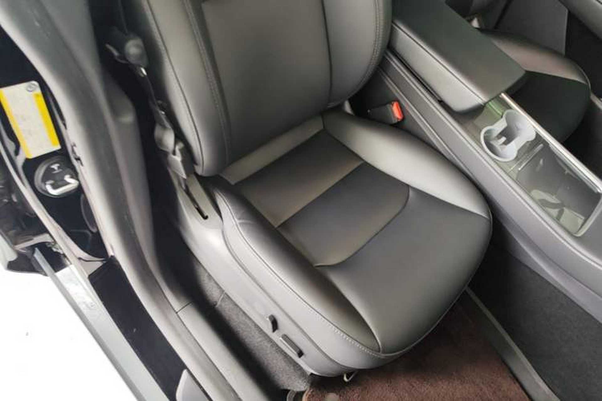 Used Tesla Model Y 2022 Performance High-Performance All-Wheel-Drive Version Right Front Seat