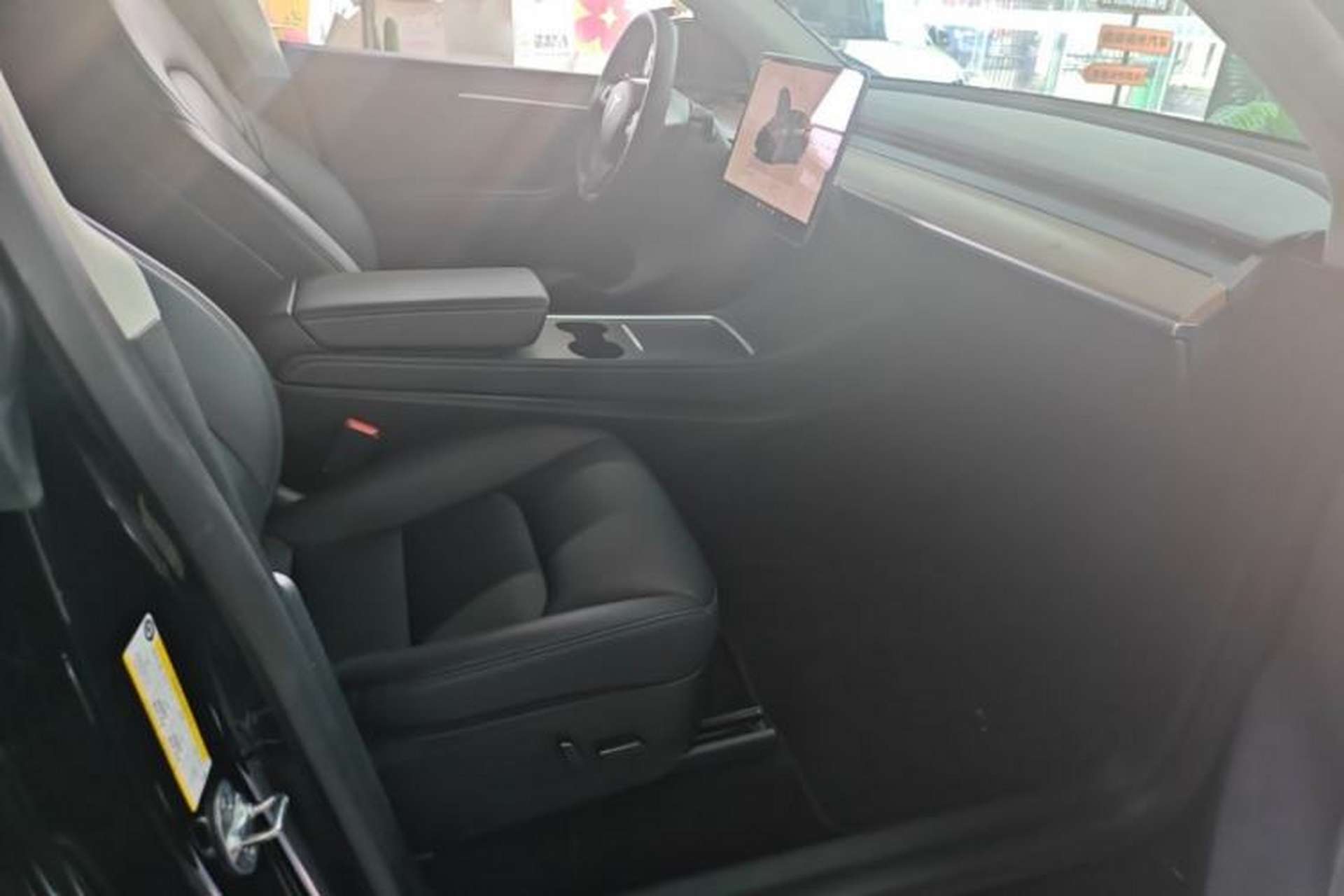 Used Tesla Model Y 2022 Long-Range All-Wheel-Drive Version Right Front Seat