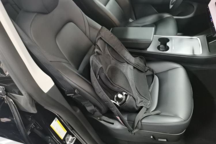 Used Tesla Model Y 2022 Rear-Wheel-Drive Version Right Front Seat