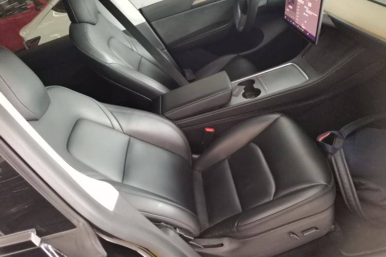 Used Tesla Model Y 2022 Long-Range All-Wheel-Drive Version Right Front Seat
