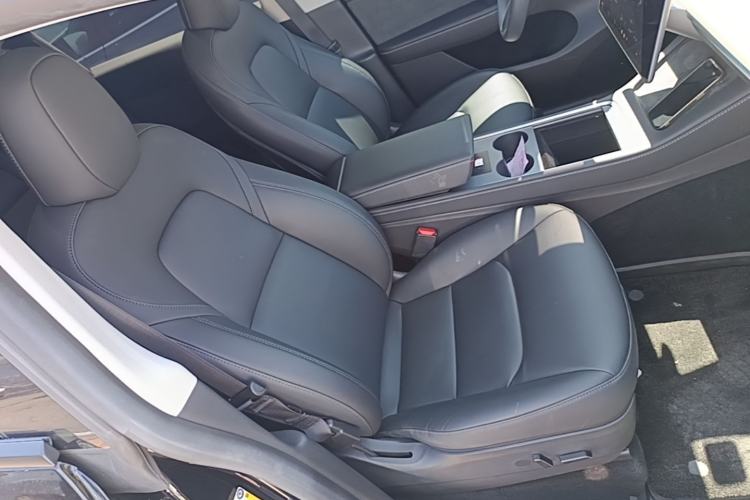 Used Tesla Model Y 2022 Performance High-Performance All-Wheel-Drive Version Right Front Seat