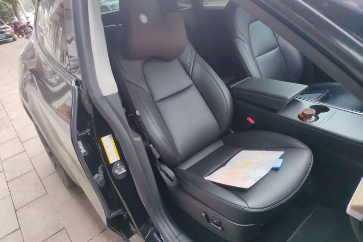 Used Tesla Model Y 2022 Rear-Wheel-Drive Version Right Front Seat