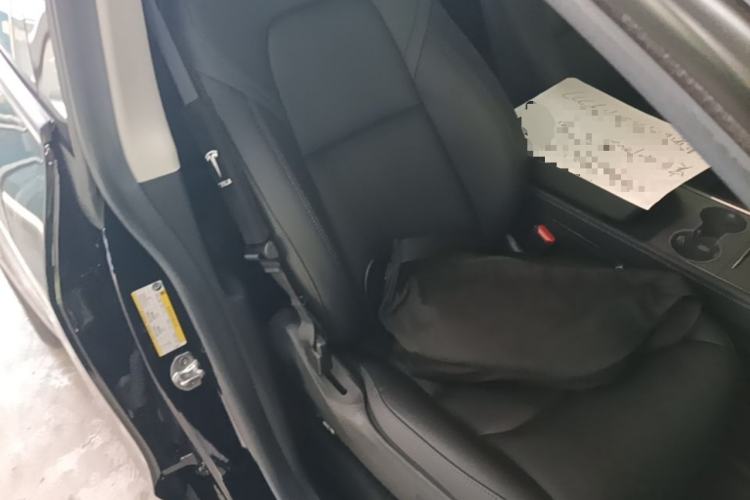 Used Tesla Model Y 2022 Rear-Wheel-Drive Version Right Front Seat