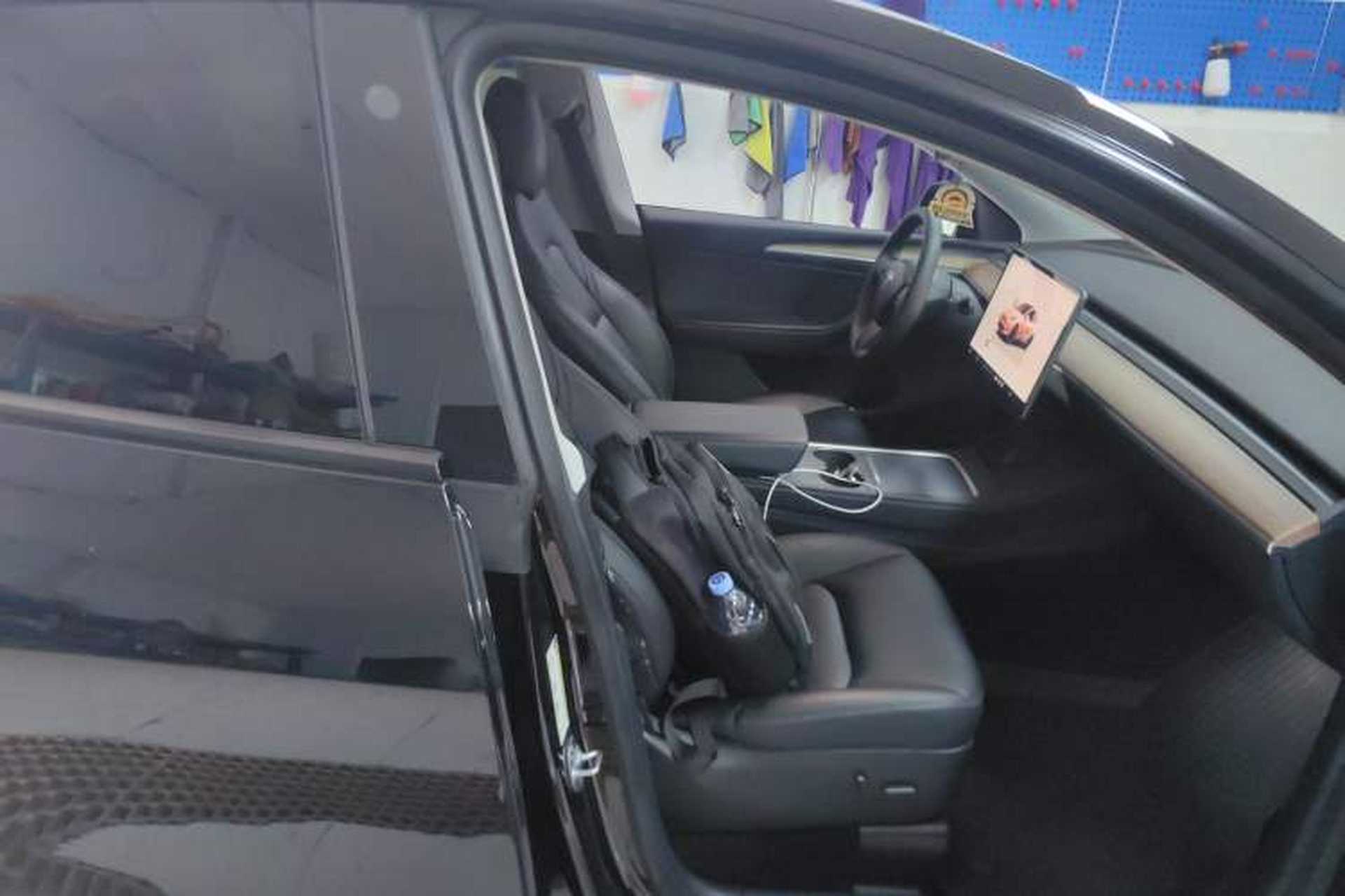 Used Tesla Model Y 2022 Rear-Wheel-Drive Version Right Front Seat