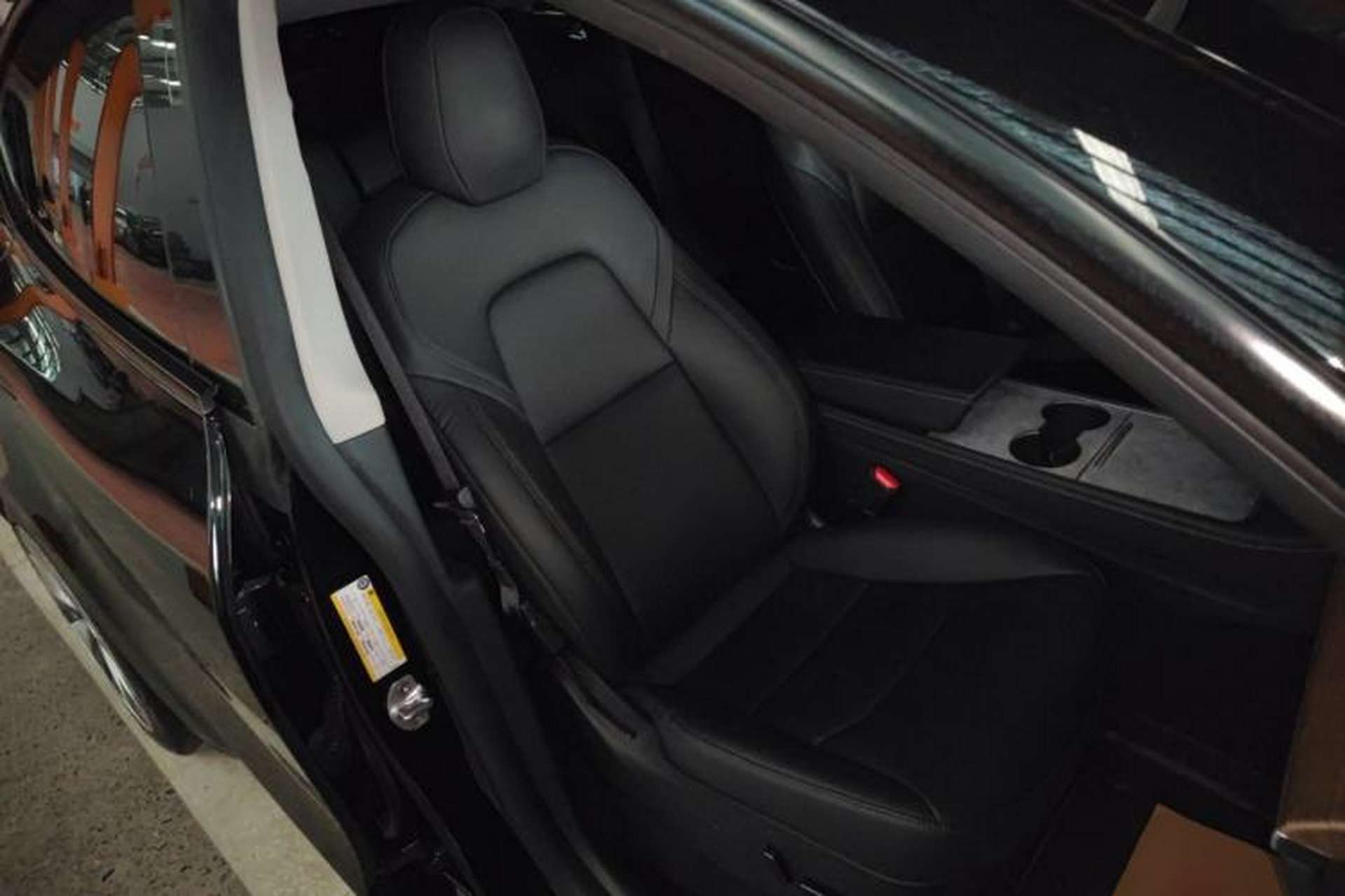 Used Tesla Model Y 2022 Rear-Wheel-Drive Version Right Front Seat