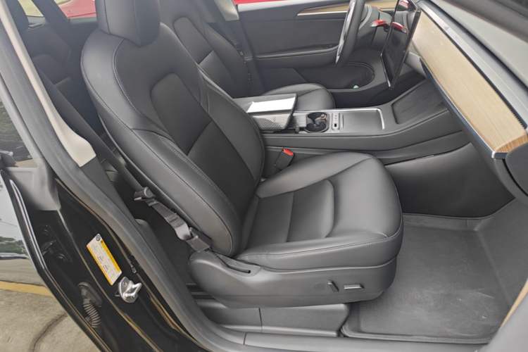 Used Tesla Model Y 2022 Rear-Wheel-Drive Version Right Front Seat