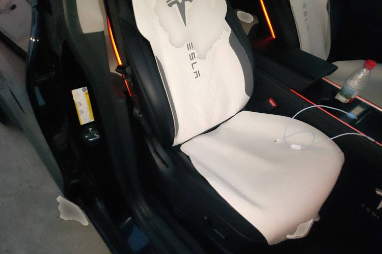 Used Tesla Model Y 2022 Long-Range All-Wheel-Drive Version Right Front Seat