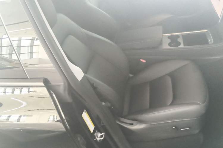 Used Tesla Model Y 2022 Performance High-Performance All-Wheel-Drive Version Right Front Seat