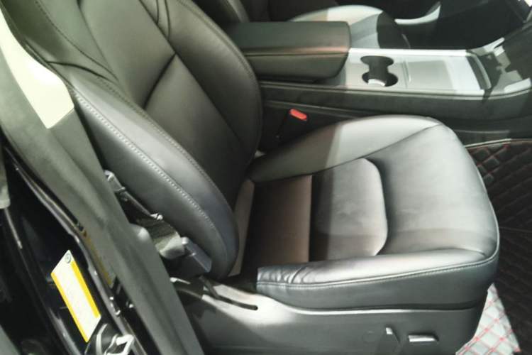 Used Tesla Model Y 2022 Rear-Wheel-Drive Version Right Front Seat