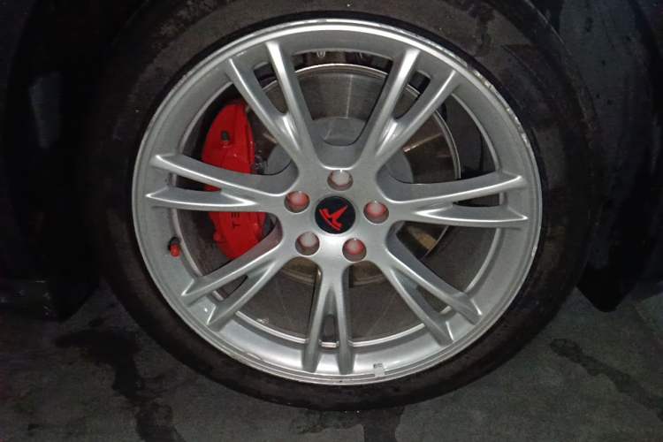 Used Tesla Model Y 2022 Revised Version Rear-Wheel Drive Right Front Wheel Hub