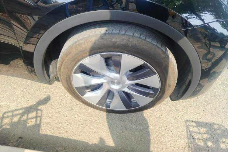 Used Tesla Model Y 2022 Revised Version Rear-Wheel Drive Right Front Wheel Hub