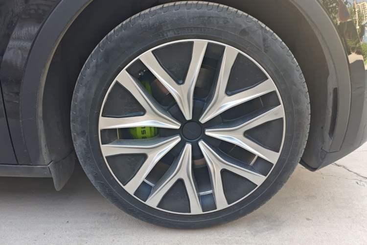 Used Tesla Model Y 2022 Revised Version Rear-Wheel Drive Right Front Wheel Hub