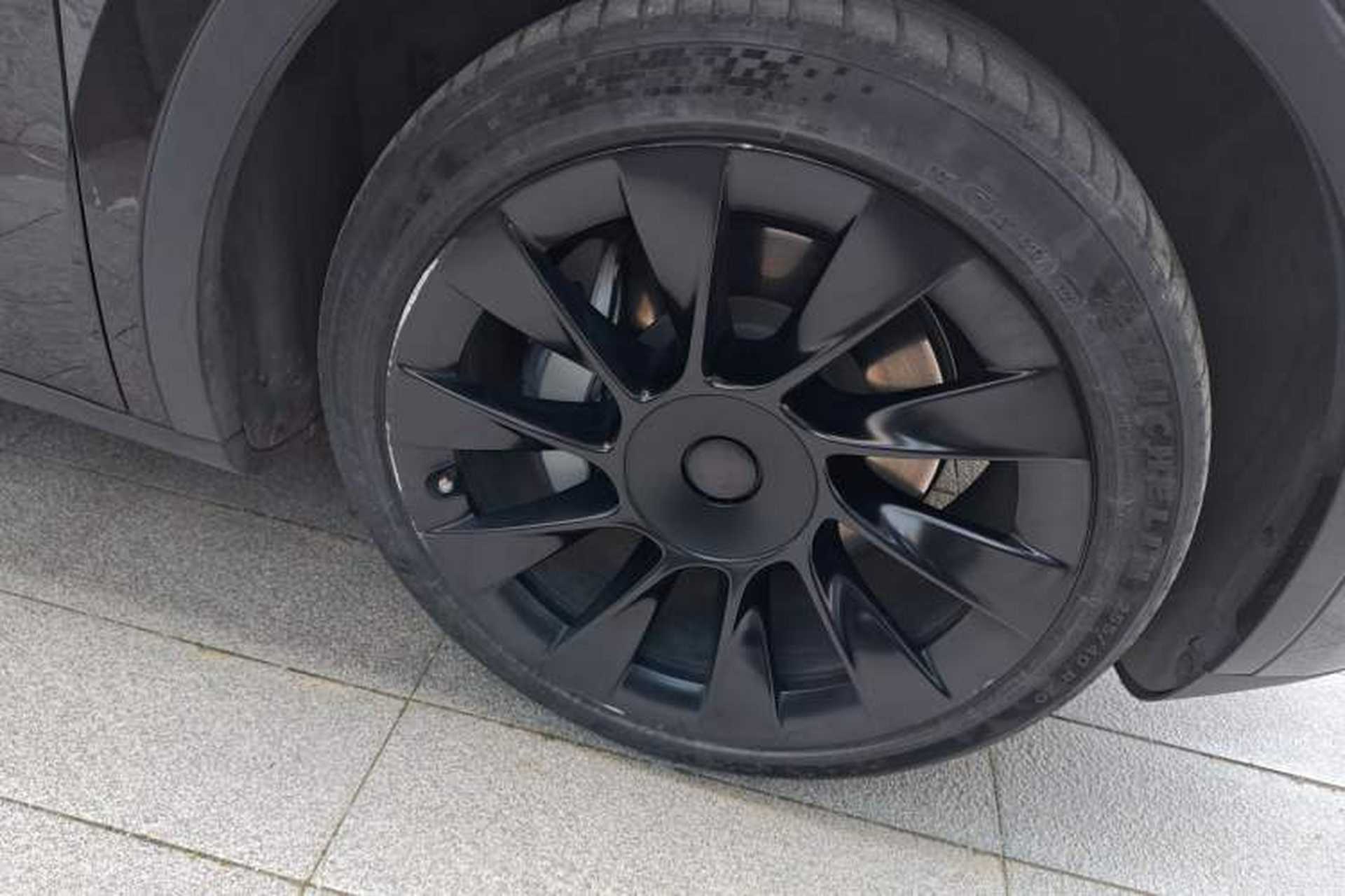 Used Tesla Model Y 2022 Revised Version Rear-Wheel Drive Right Front Wheel Hub