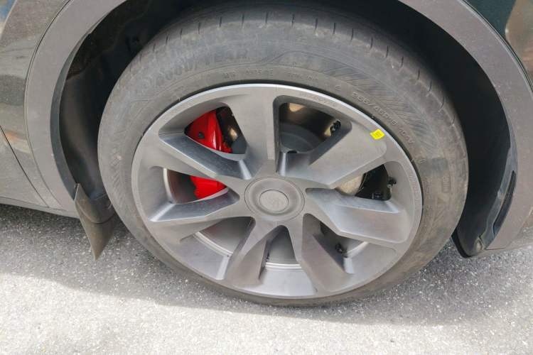 Used Tesla Model Y 2022 Revised Version Rear-Wheel Drive Right Front Wheel Hub
