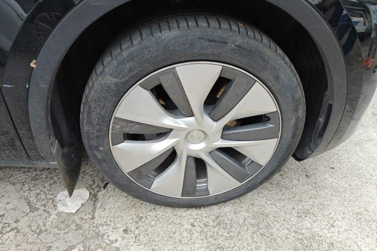 Used Tesla Model Y 2022 Revised Version Rear-Wheel Drive Right Front Wheel Hub