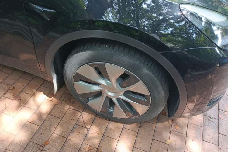 Used Tesla Model Y 2022 Revised Version Rear-Wheel Drive Right Front Wheel Hub