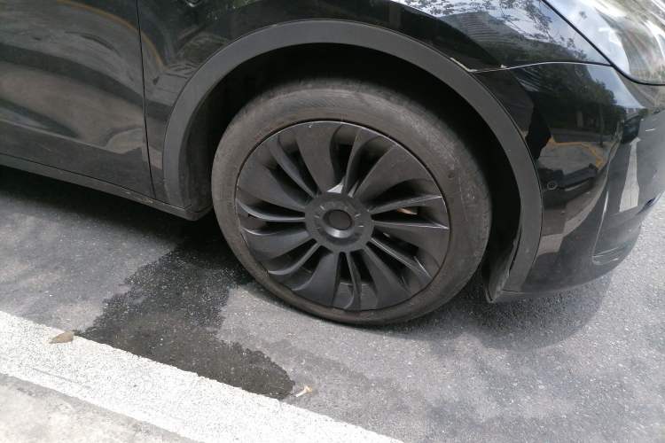 Used Tesla Model Y 2022 Revised Version Rear-Wheel Drive Right Front Wheel Hub