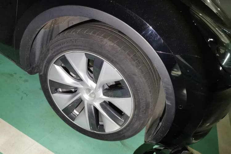 Used Tesla Model Y 2022 Revised Version Rear-Wheel Drive Right Front Wheel Hub