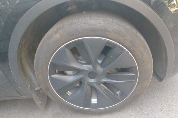 Used Tesla Model Y 2022 Revised Version Rear-Wheel Drive Right Front Wheel Hub