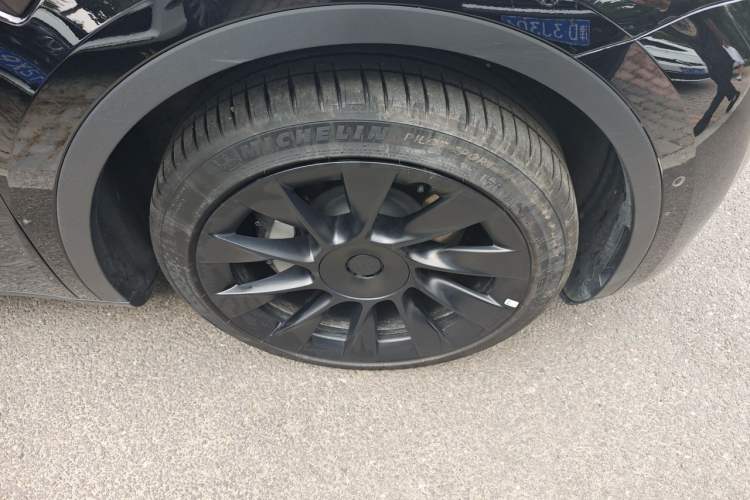 Used Tesla Model Y 2022 Revised Version Rear-Wheel Drive Right Front Wheel Hub