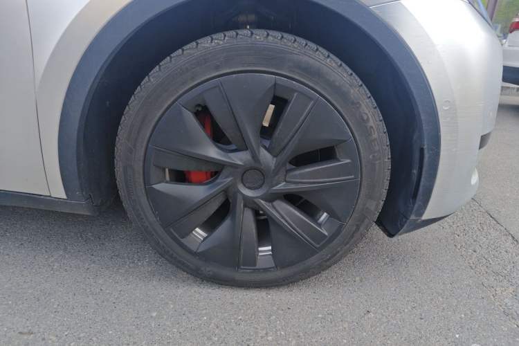 Used Tesla Model Y 2022 Revised Version Rear-Wheel Drive Right Front Wheel Hub