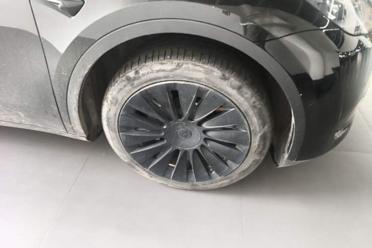 Used Tesla Model Y 2022 Revised Version Rear-Wheel Drive Right Front Wheel Hub
