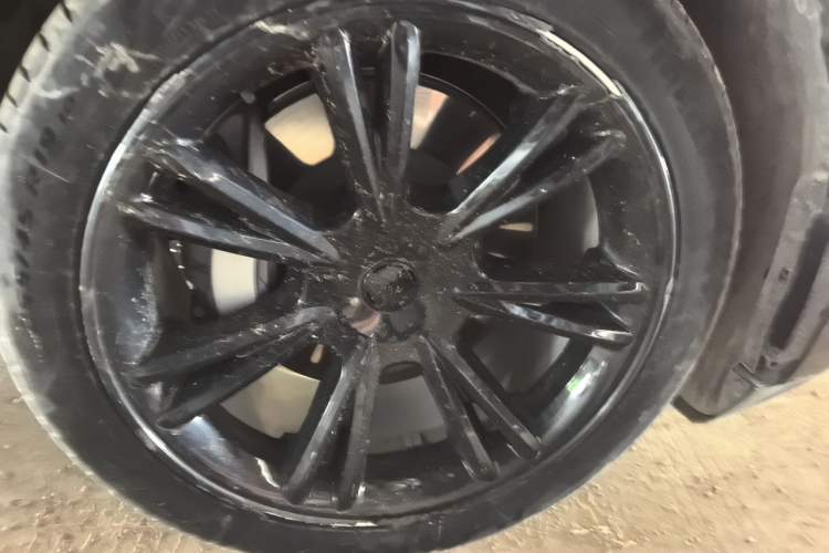 Used Tesla Model Y 2022 Revised Version Rear-Wheel Drive Right Front Wheel Hub