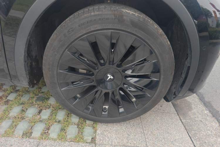 Used Tesla Model Y 2022 Revised Version Rear-Wheel Drive Right Front Wheel Hub