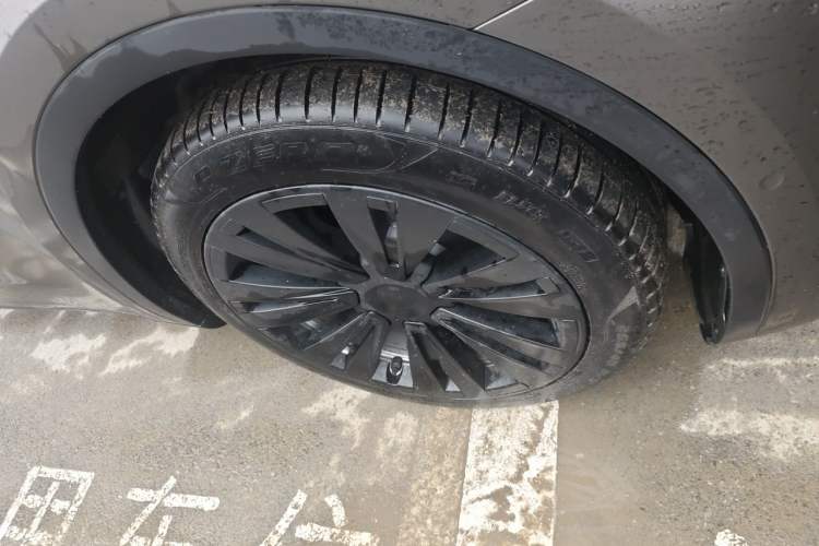 Used Tesla Model Y 2022 Revised Version Rear-Wheel Drive Right Front Wheel Hub