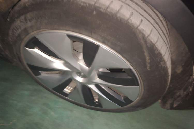Used Tesla Model Y 2022 Revised Version Rear-Wheel Drive Right Front Wheel Hub