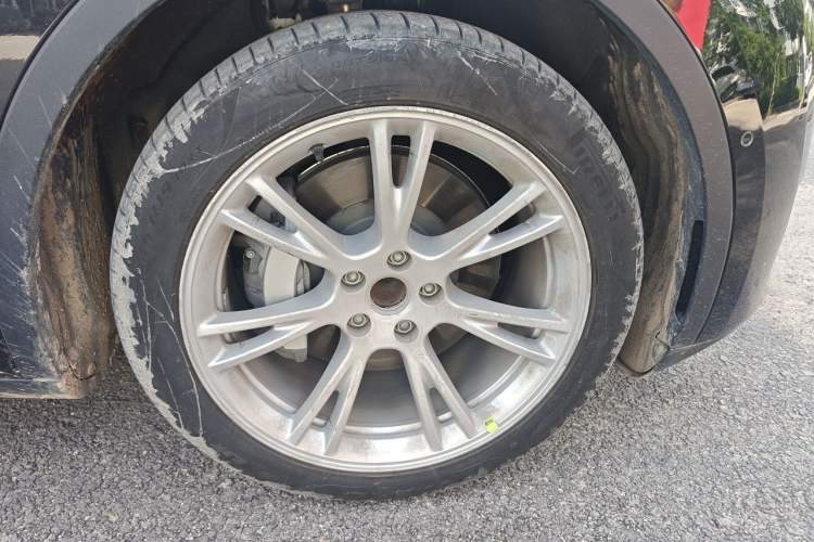 Used Tesla Model Y 2022 Revised Version Rear-Wheel Drive Right Front Wheel Hub