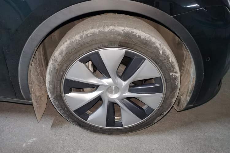Used Tesla Model Y 2022 Revised Version Rear-Wheel Drive Right Front Wheel Hub