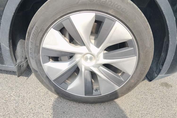 Used Tesla Model Y 2022 Revised Version Rear-Wheel Drive Right Front Wheel Hub
