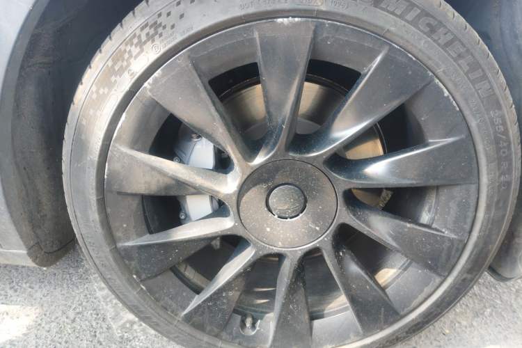 Used Tesla Model Y 2022 Revised Version Rear-Wheel Drive Right Front Wheel Hub