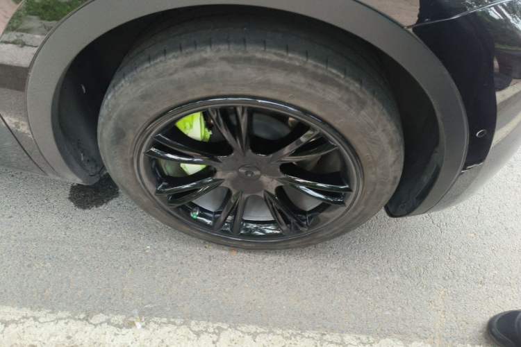 Used Tesla Model Y 2022 Revised Version Rear-Wheel Drive Right Front Wheel Hub