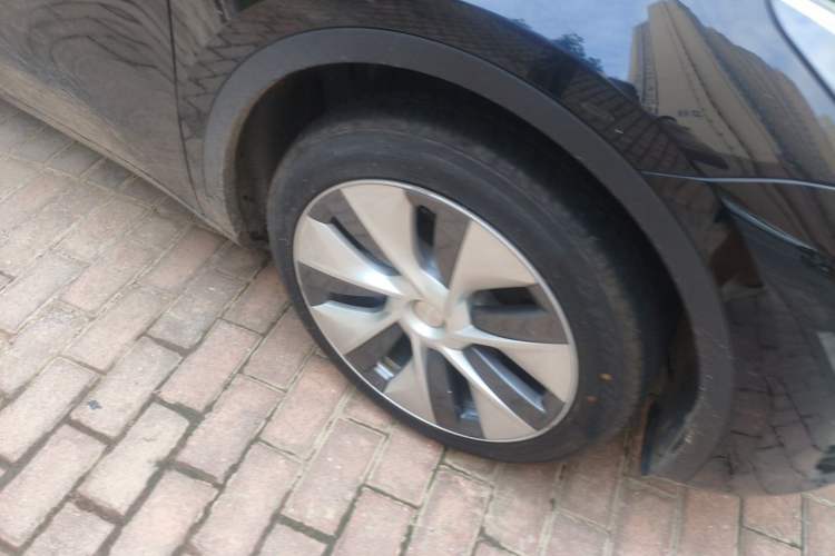 Used Tesla Model Y 2022 Revised Version Rear-Wheel Drive Right Front Wheel Hub