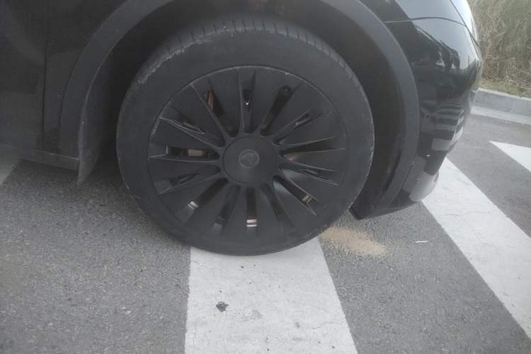 Used Tesla Model Y 2022 Revised Version Rear-Wheel Drive Right Front Wheel Hub