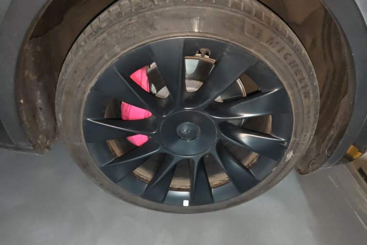 Used Tesla Model Y 2022 Revised Version Rear-Wheel Drive Right Front Wheel Hub